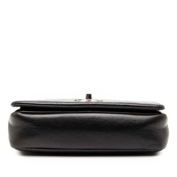 Pre-Loved Chanel Small Diamond Embossed Calfskin New Chic Flap - Picture 3 of 8